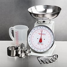SCALES, JUGS AND MEASURING CUPS
